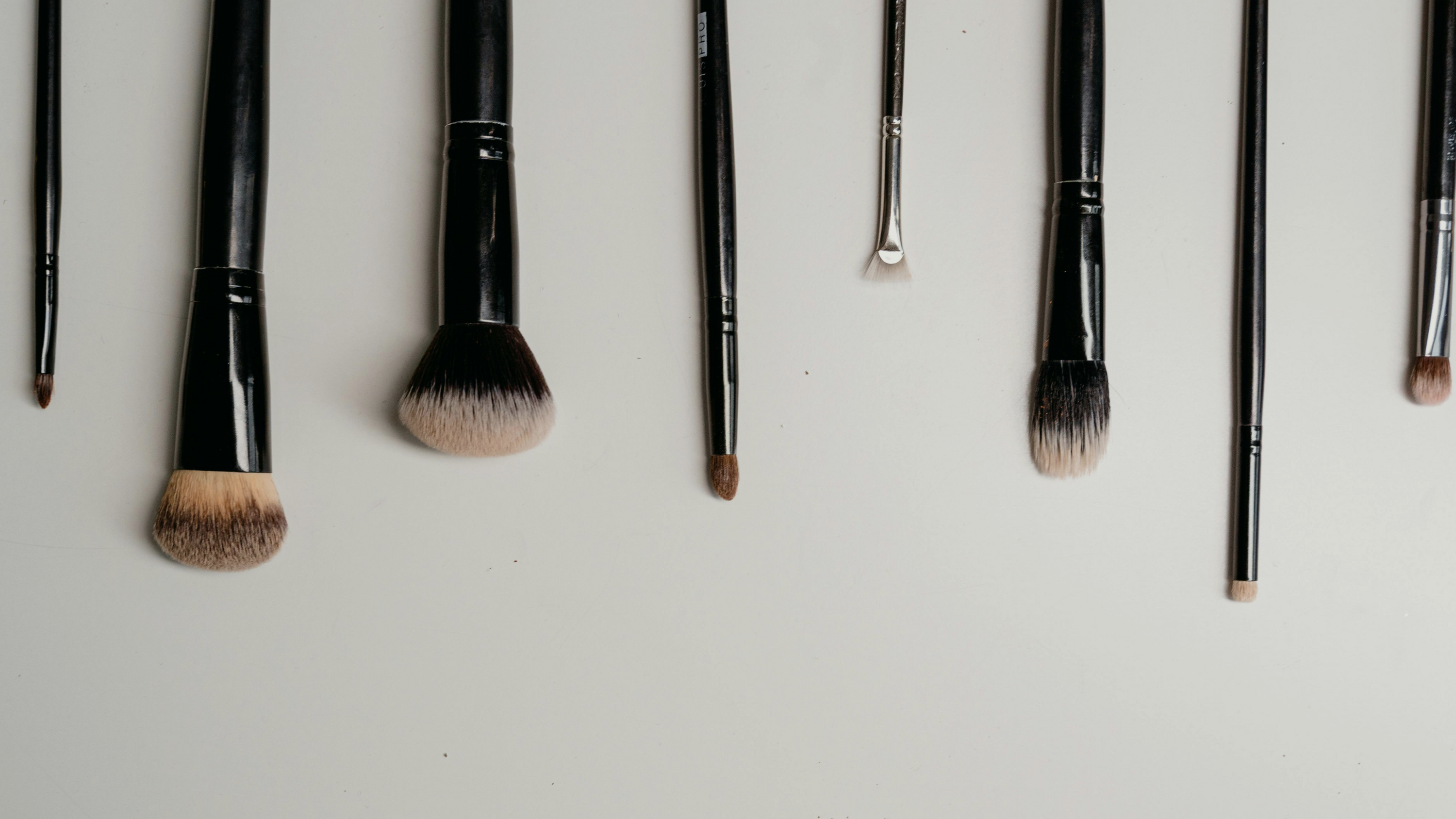 Nešvarūs makiažo šepetėliai - priešas jūsų odai!